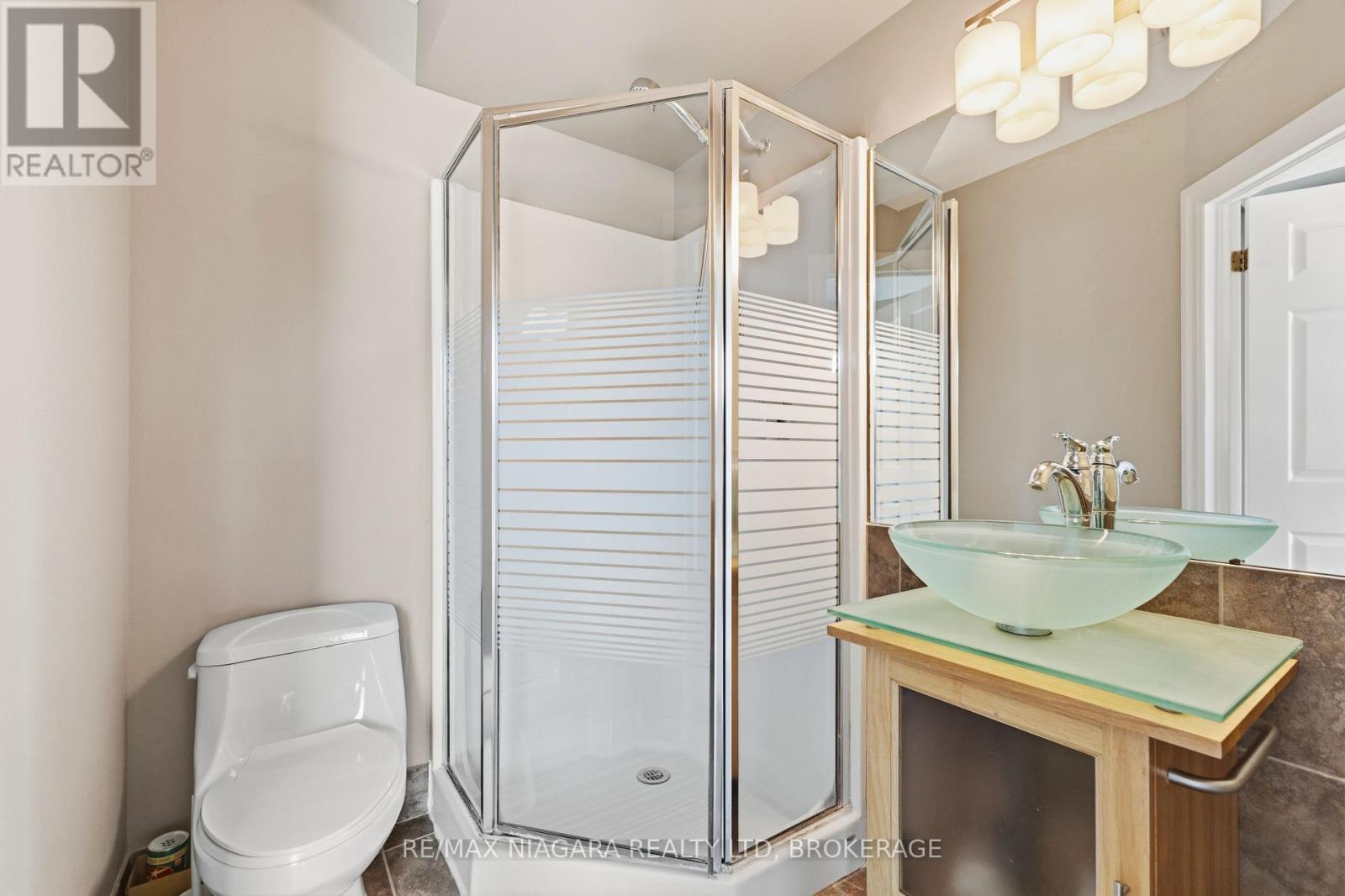 291 VINE STREET - Image 20