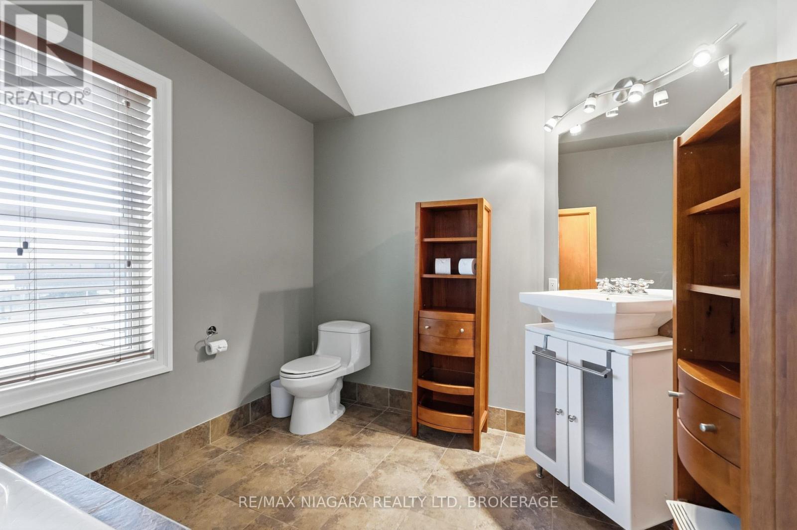 291 VINE STREET - Image 30