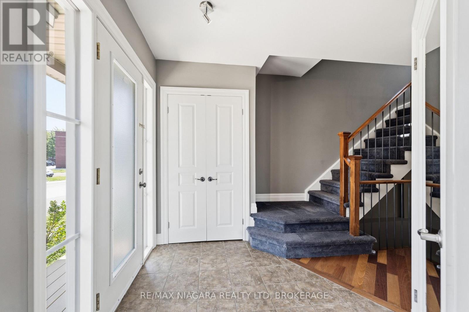 291 VINE STREET - 4
