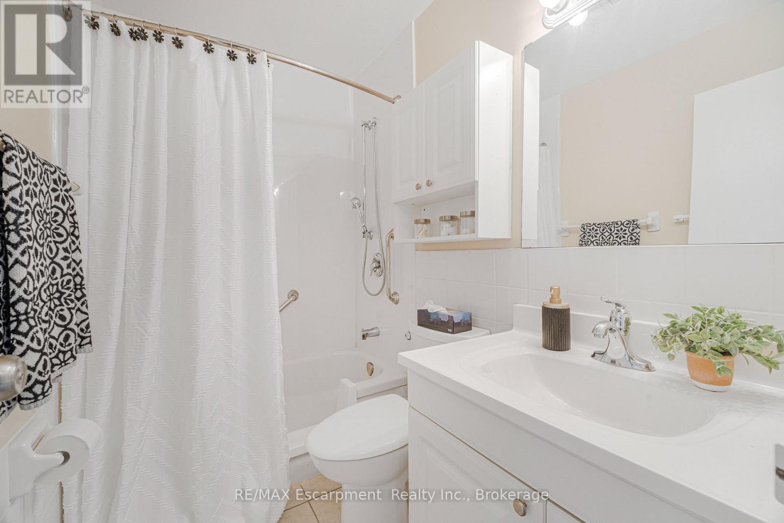 #203 485 THOROLD ROAD - 22