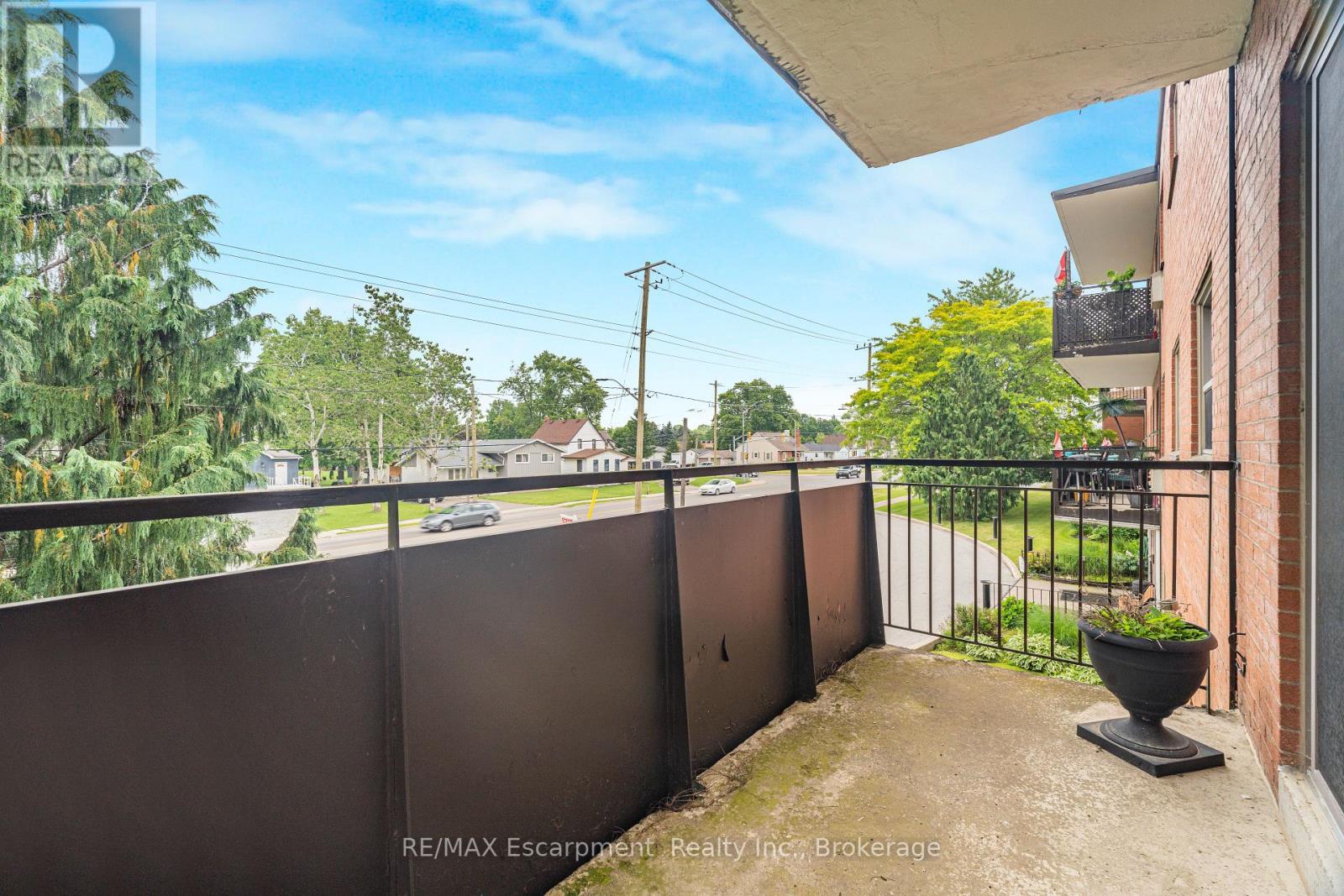 #203 485 THOROLD ROAD - 24
