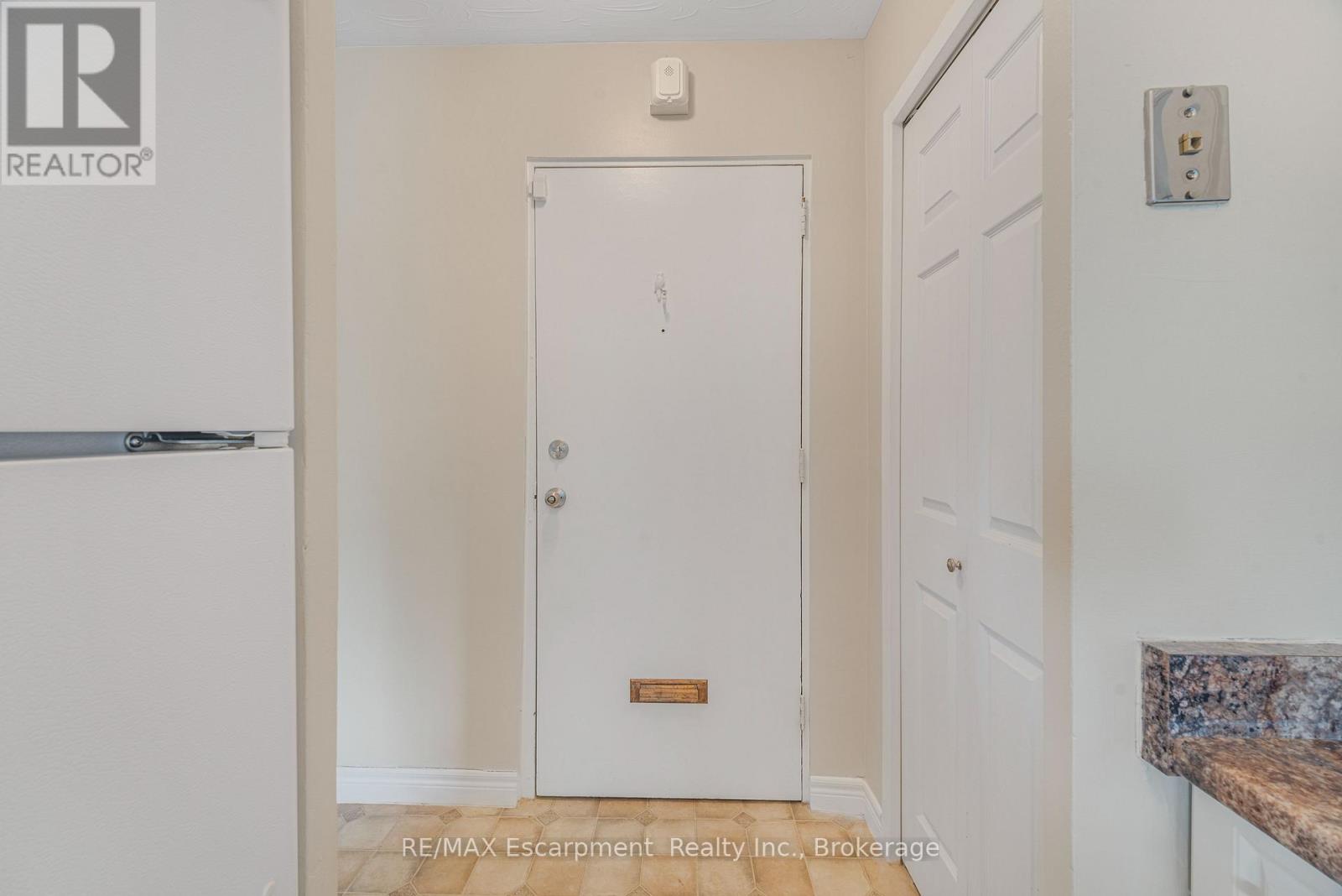 #203 485 THOROLD ROAD - 3