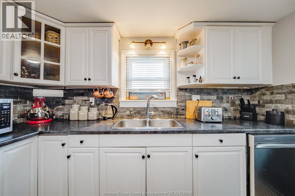 31 FORHAN STREET - 11