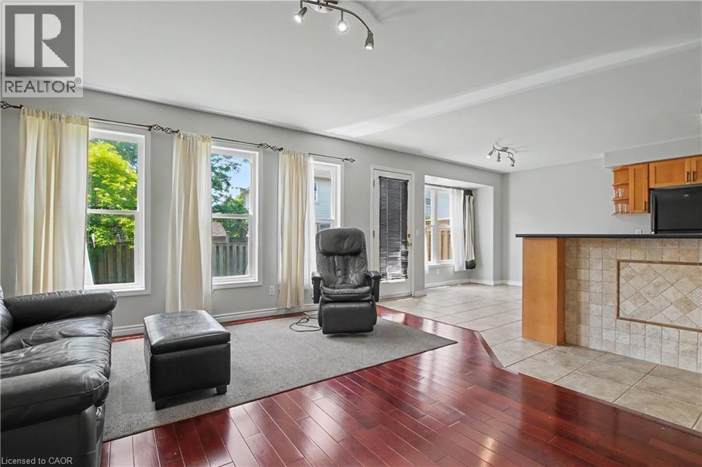 24 GOREING Street - 18