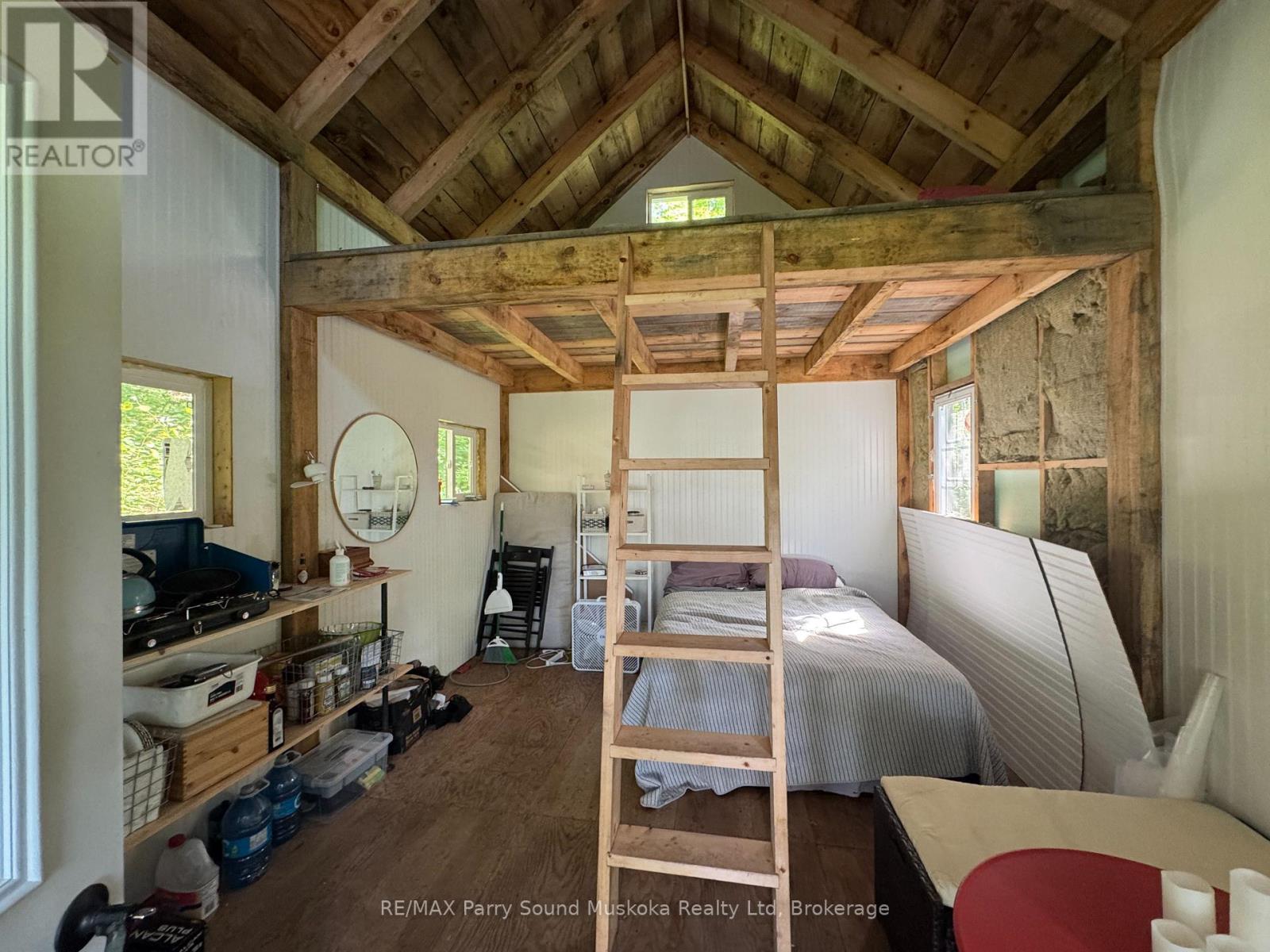 7 BOURBONNAISE ISLAND - 6
