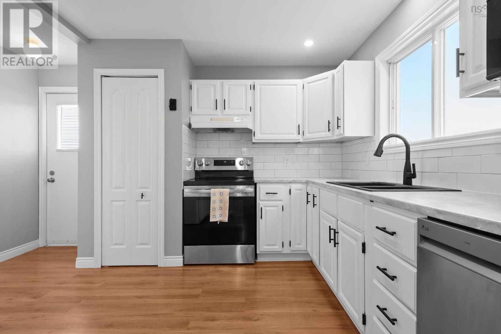 46 Silver Maple Drive - 15