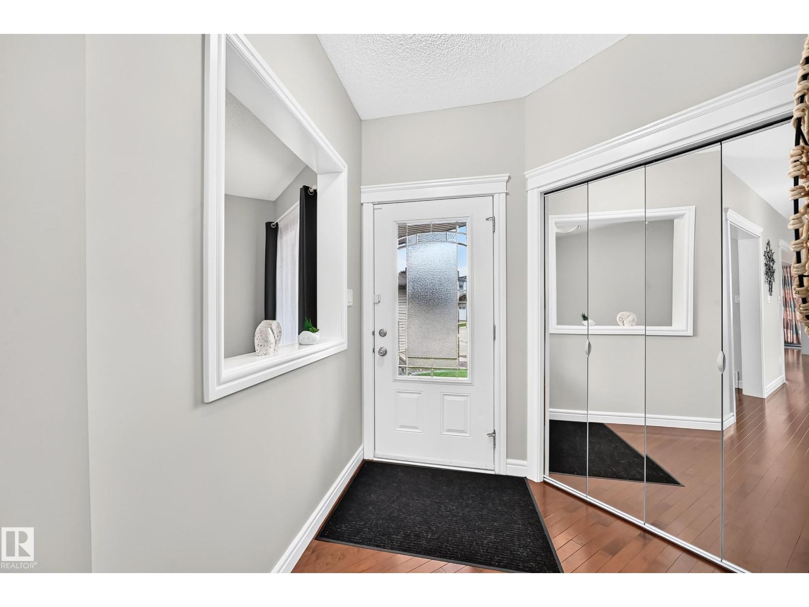 1330 114B St SW photo 4 — MLS® E4496853