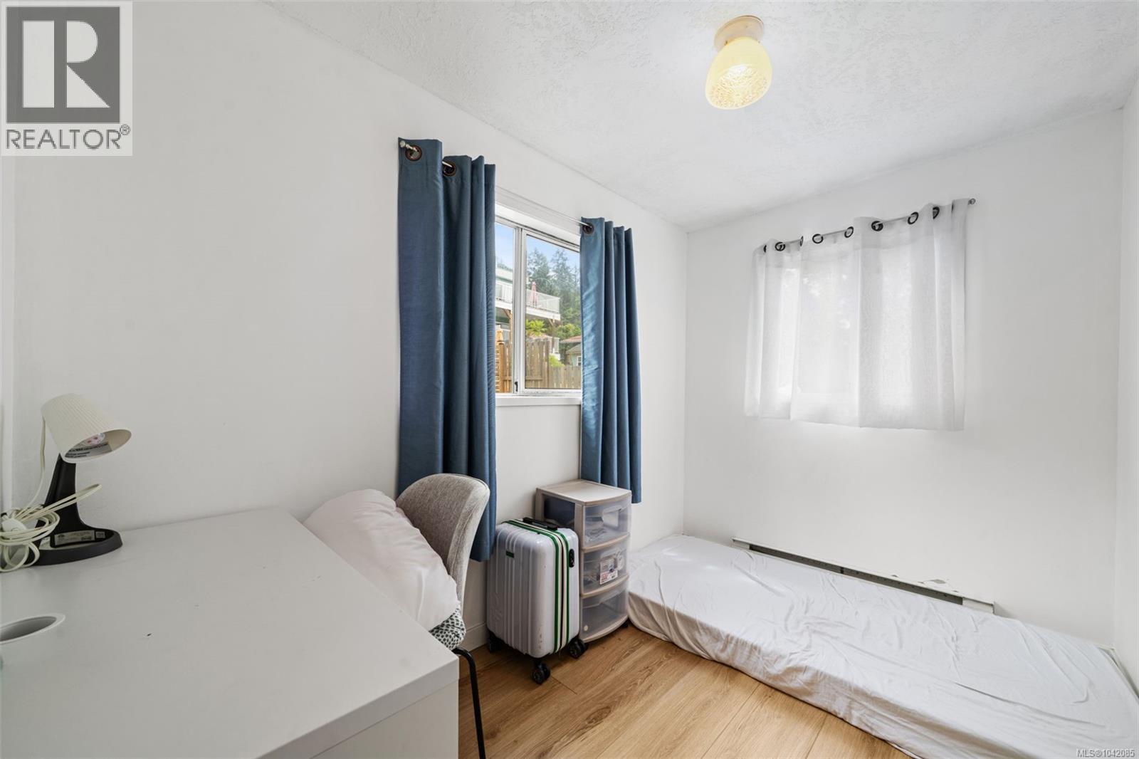 936 Arbutus Ave - 23