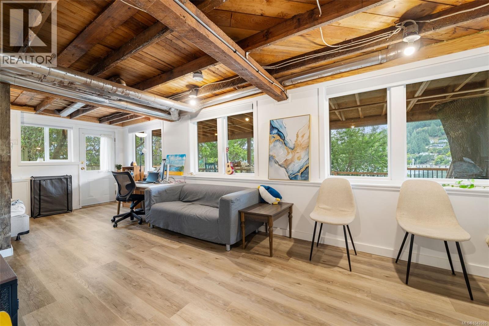 936 Arbutus Ave - 26