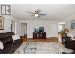 Primary Bedroom - 1836 Quantz Crescent, Innisfil, ON L9S1X2 Photo 9