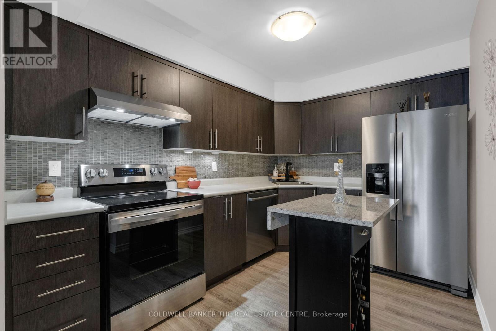 #7 49 FERNDALE DRIVE S - 7