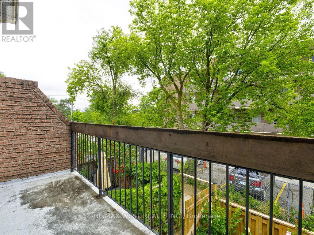 #22 83 IRWIN ROAD - 23