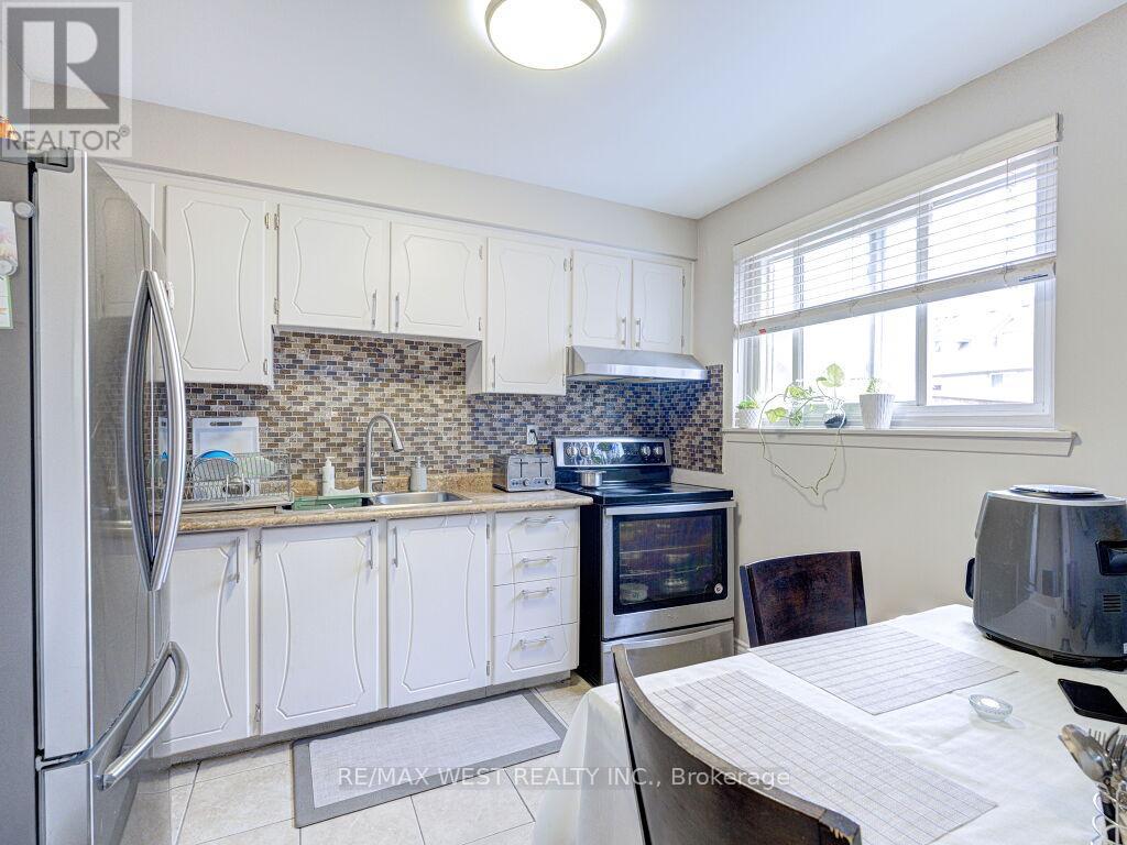 #22 83 IRWIN ROAD - 3