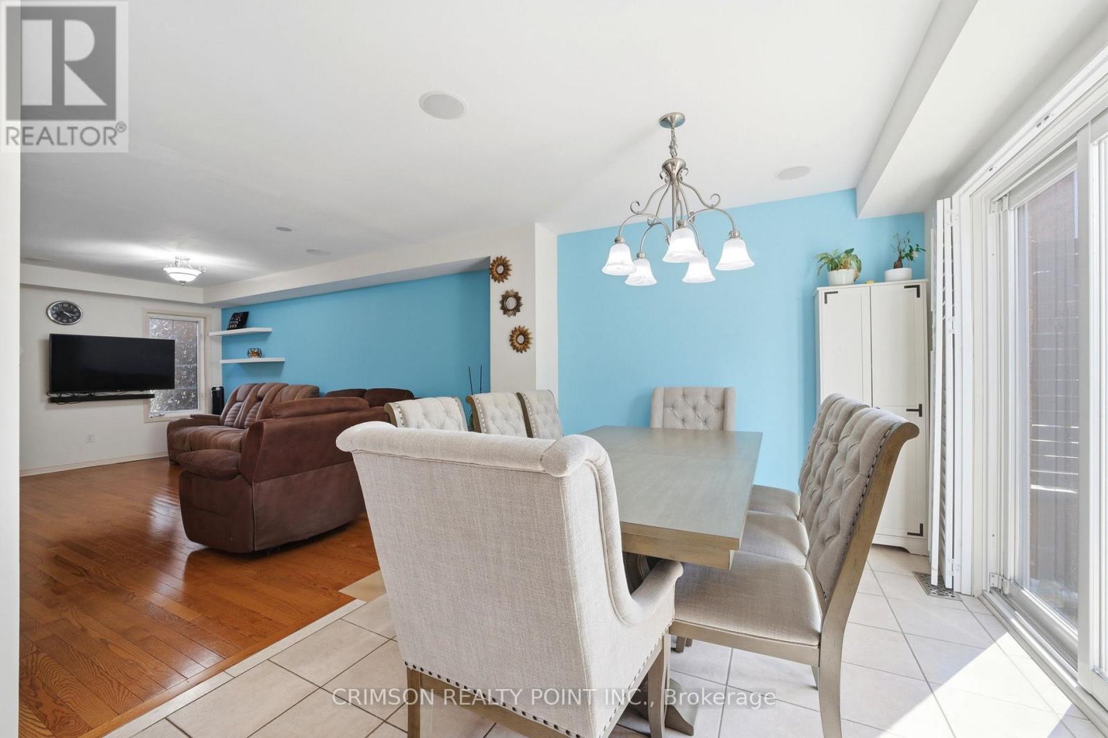 42 DAWSON CRESCENT - 10