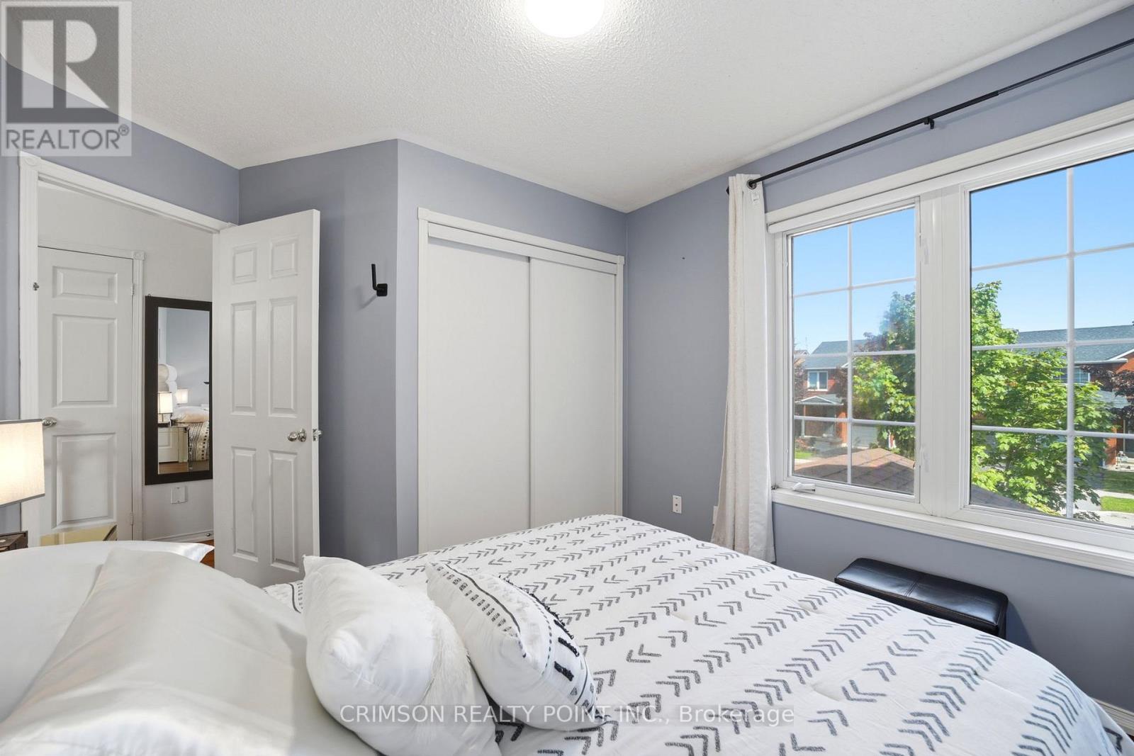 42 DAWSON CRESCENT - 23
