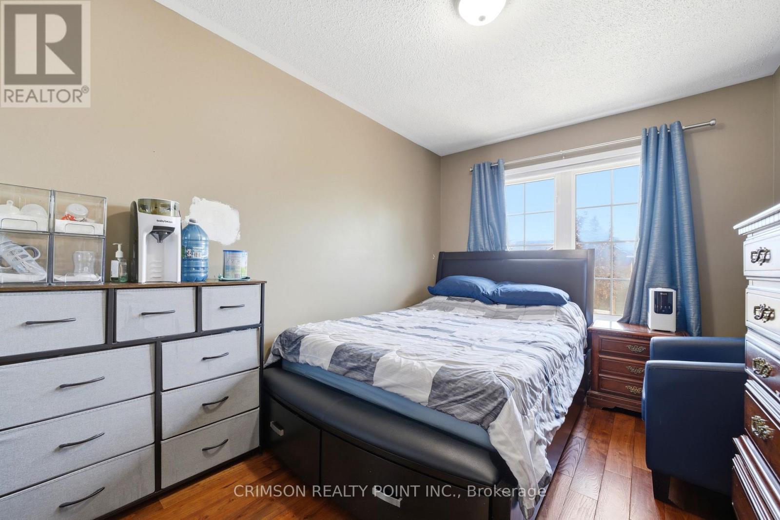 42 DAWSON CRESCENT - 24