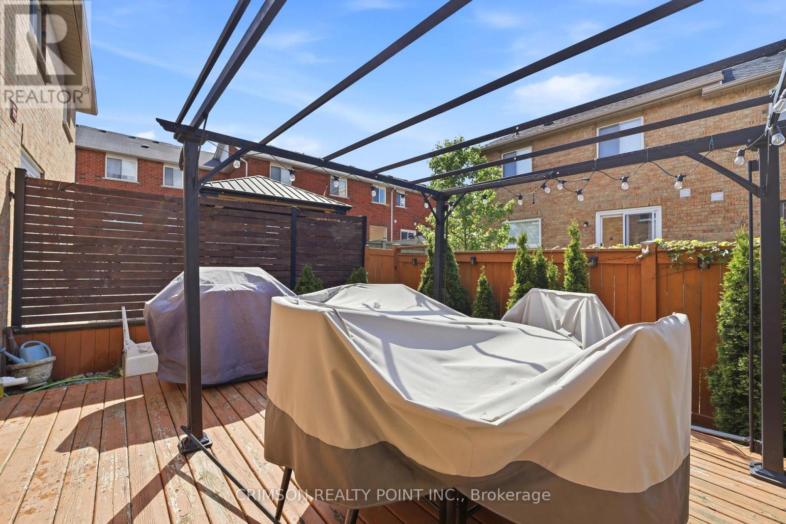 42 DAWSON CRESCENT - 31