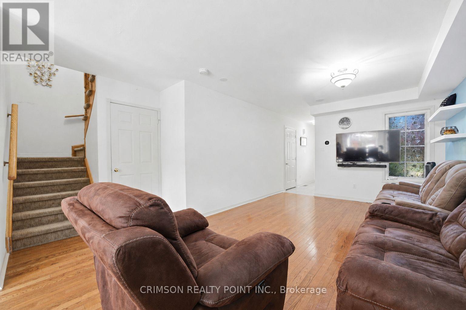 42 DAWSON CRESCENT - 5