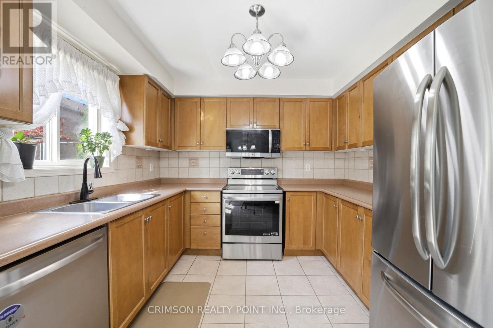 42 DAWSON CRESCENT - 6