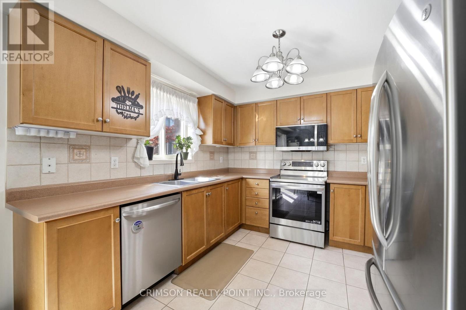 42 DAWSON CRESCENT - 7
