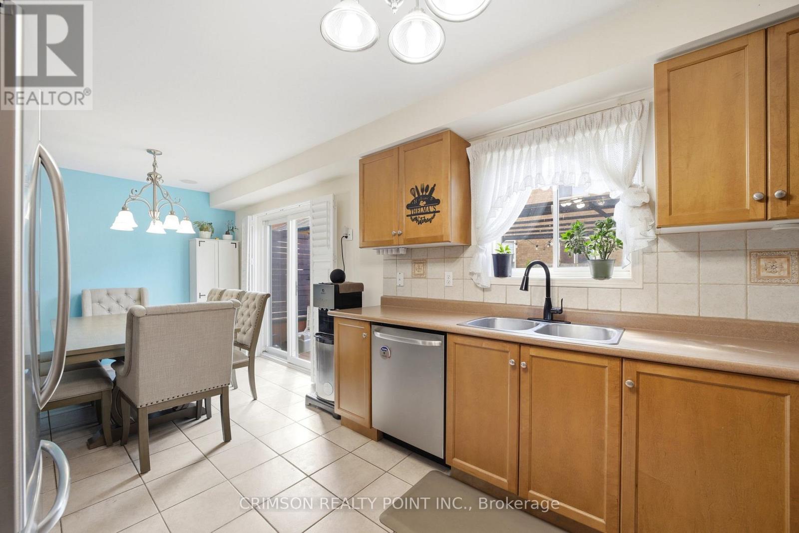 42 DAWSON CRESCENT - 9