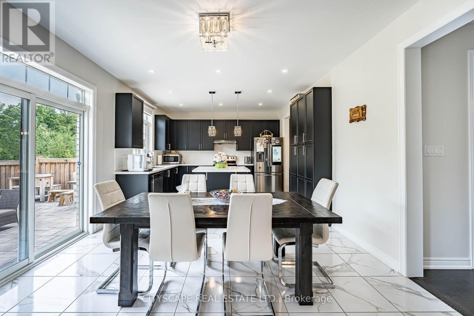 54 EZRA CRESCENT - 11