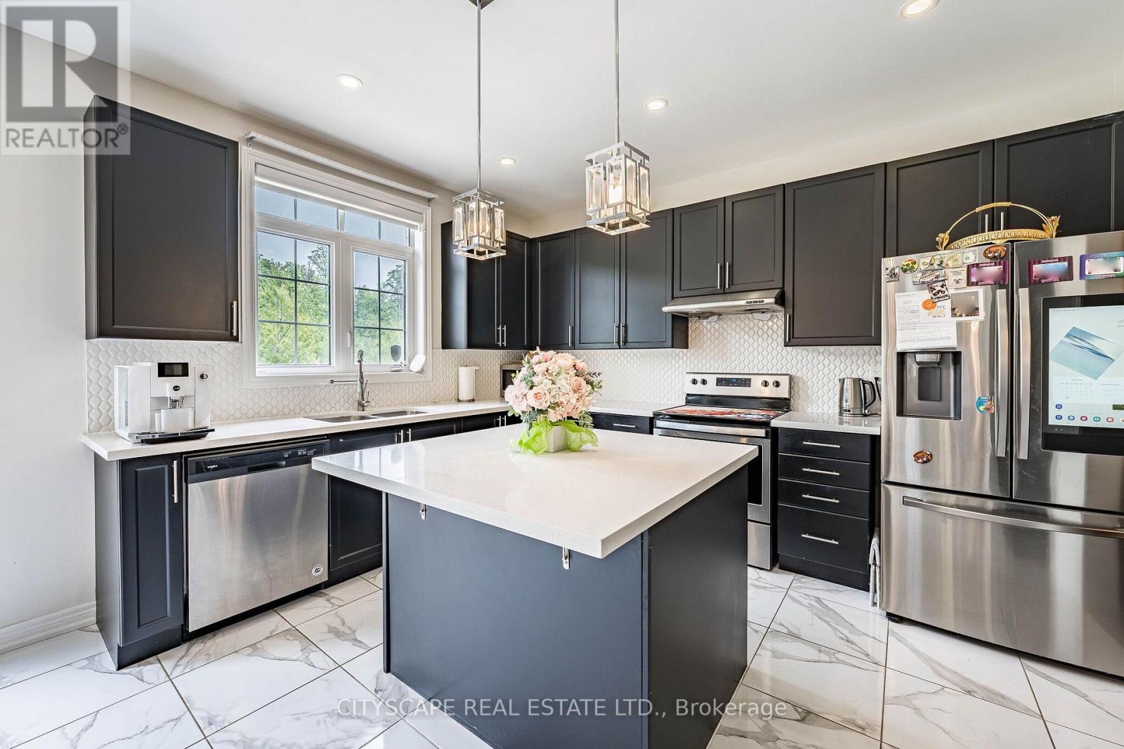 54 EZRA CRESCENT - 12