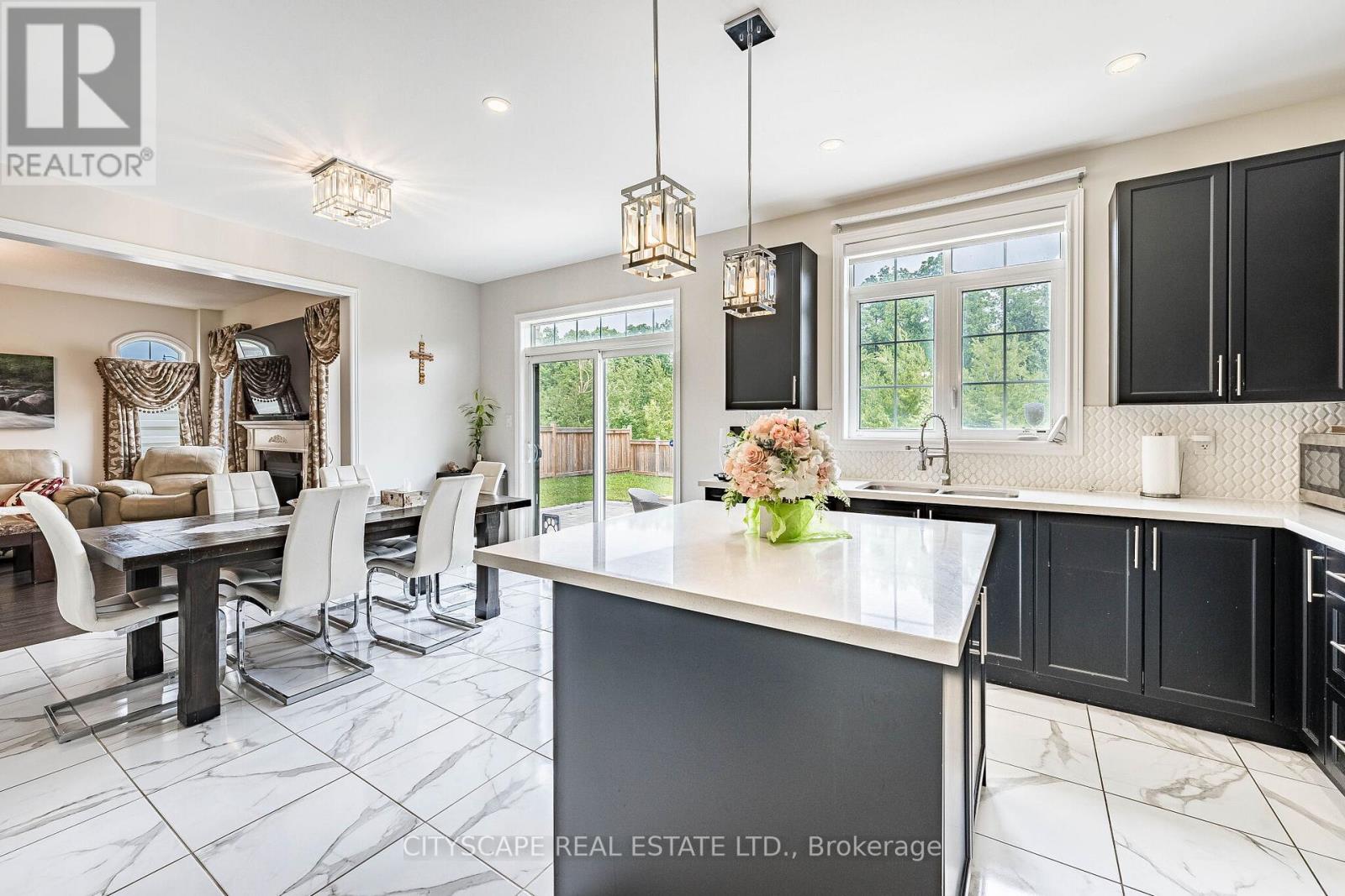 54 EZRA CRESCENT - 13