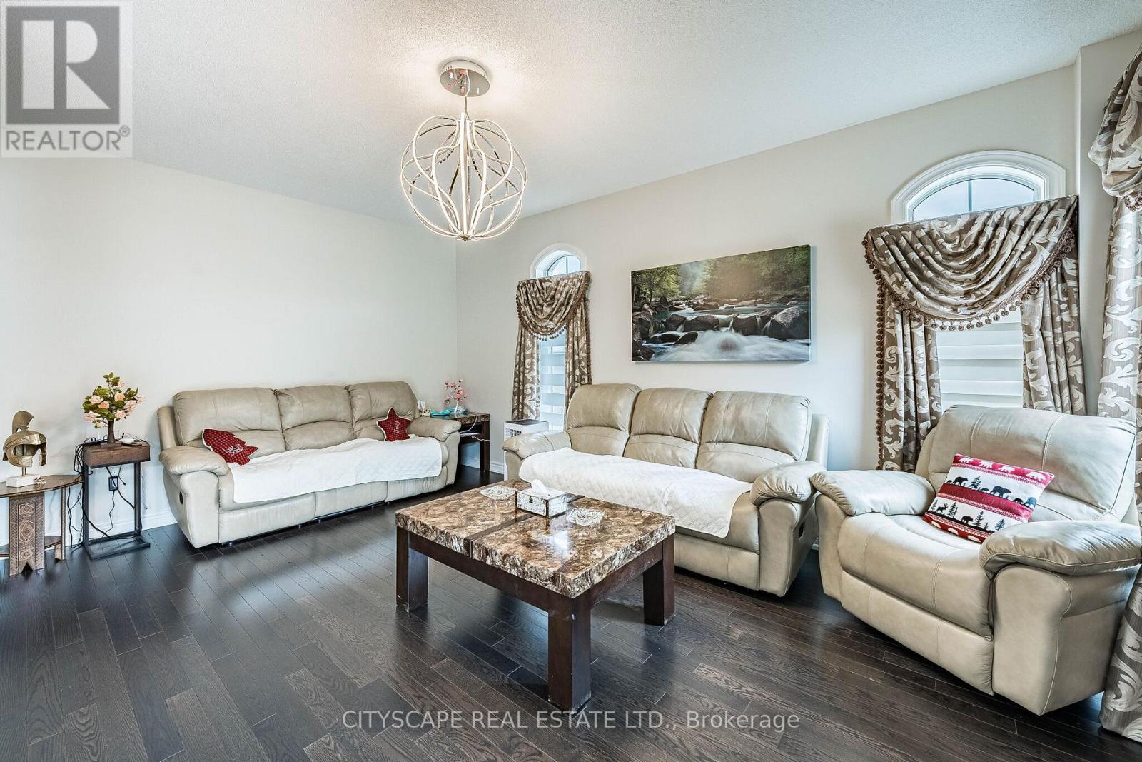 54 EZRA CRESCENT - 15