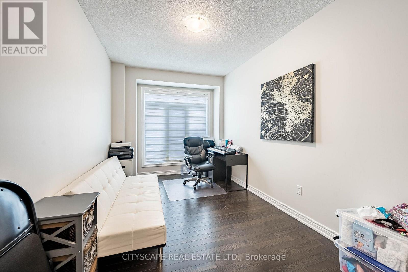 54 EZRA CRESCENT - 17