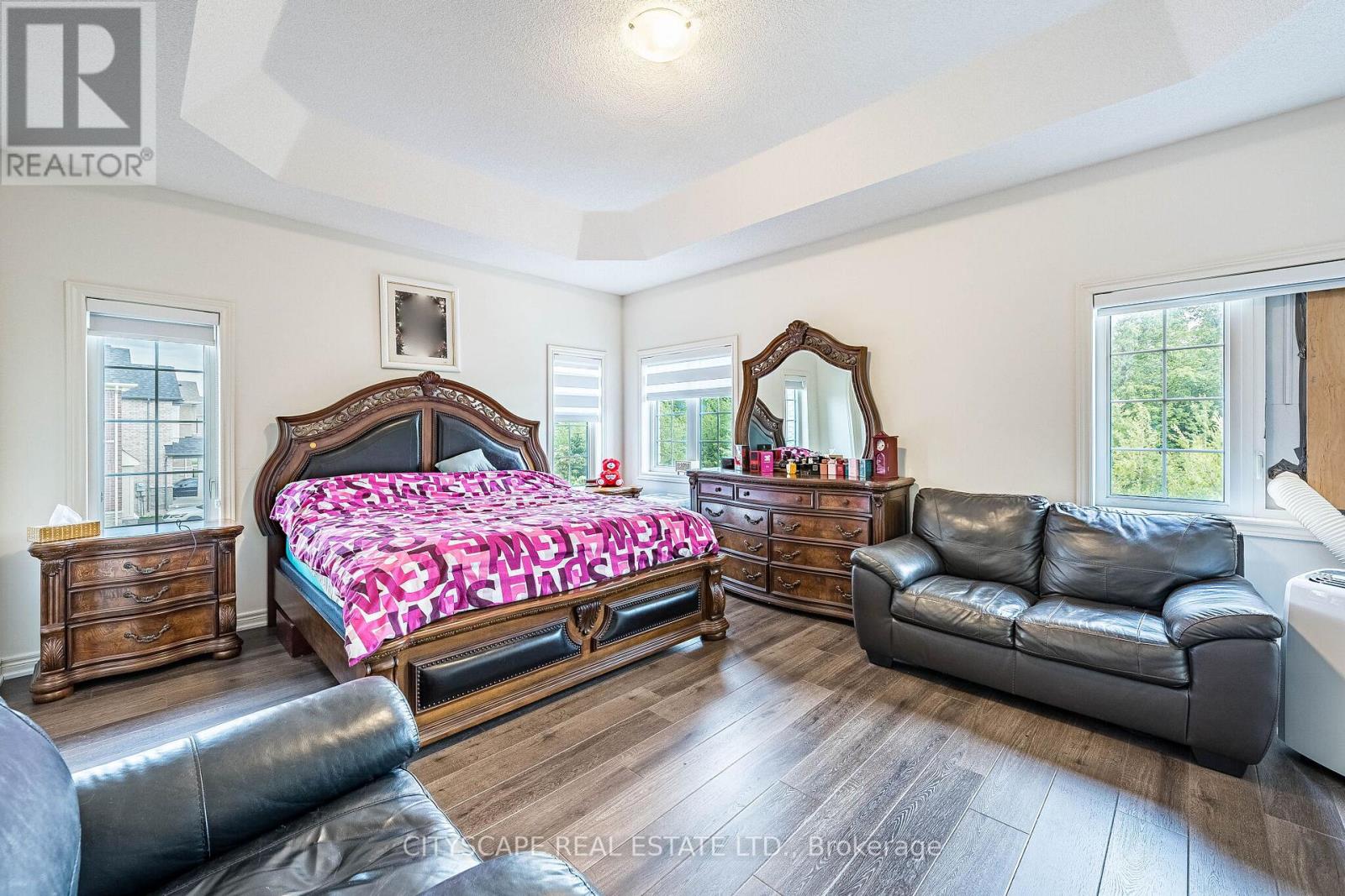 54 EZRA CRESCENT - 20