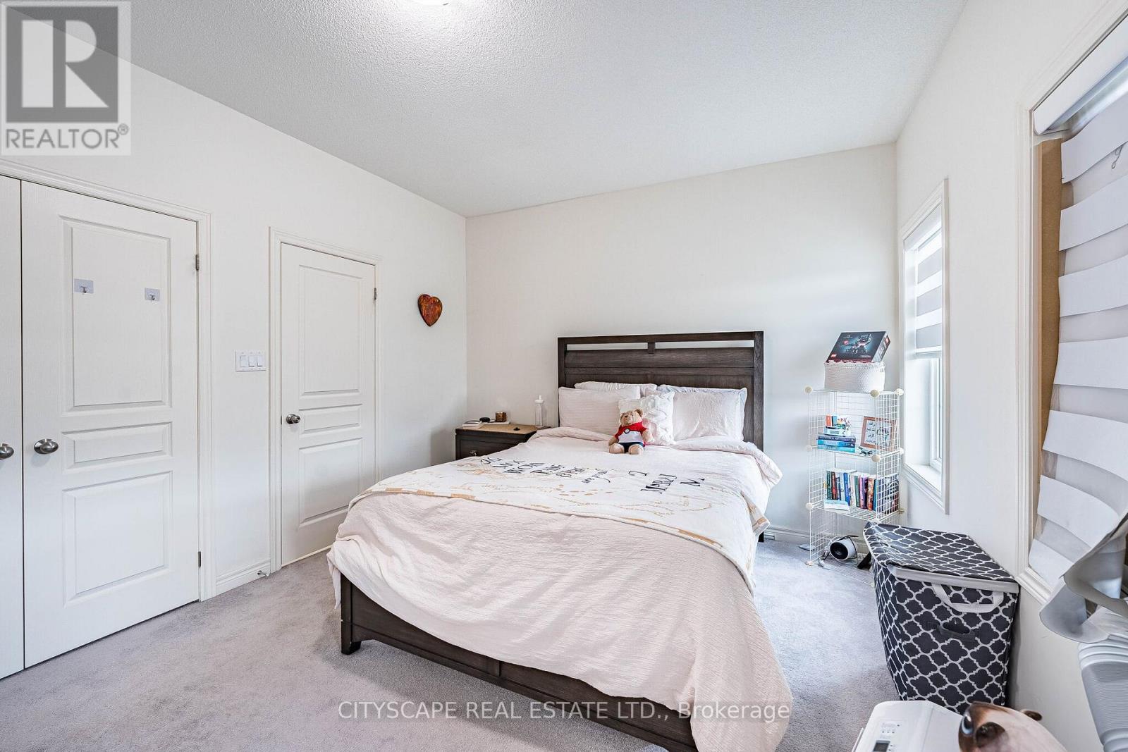 54 EZRA CRESCENT - 26