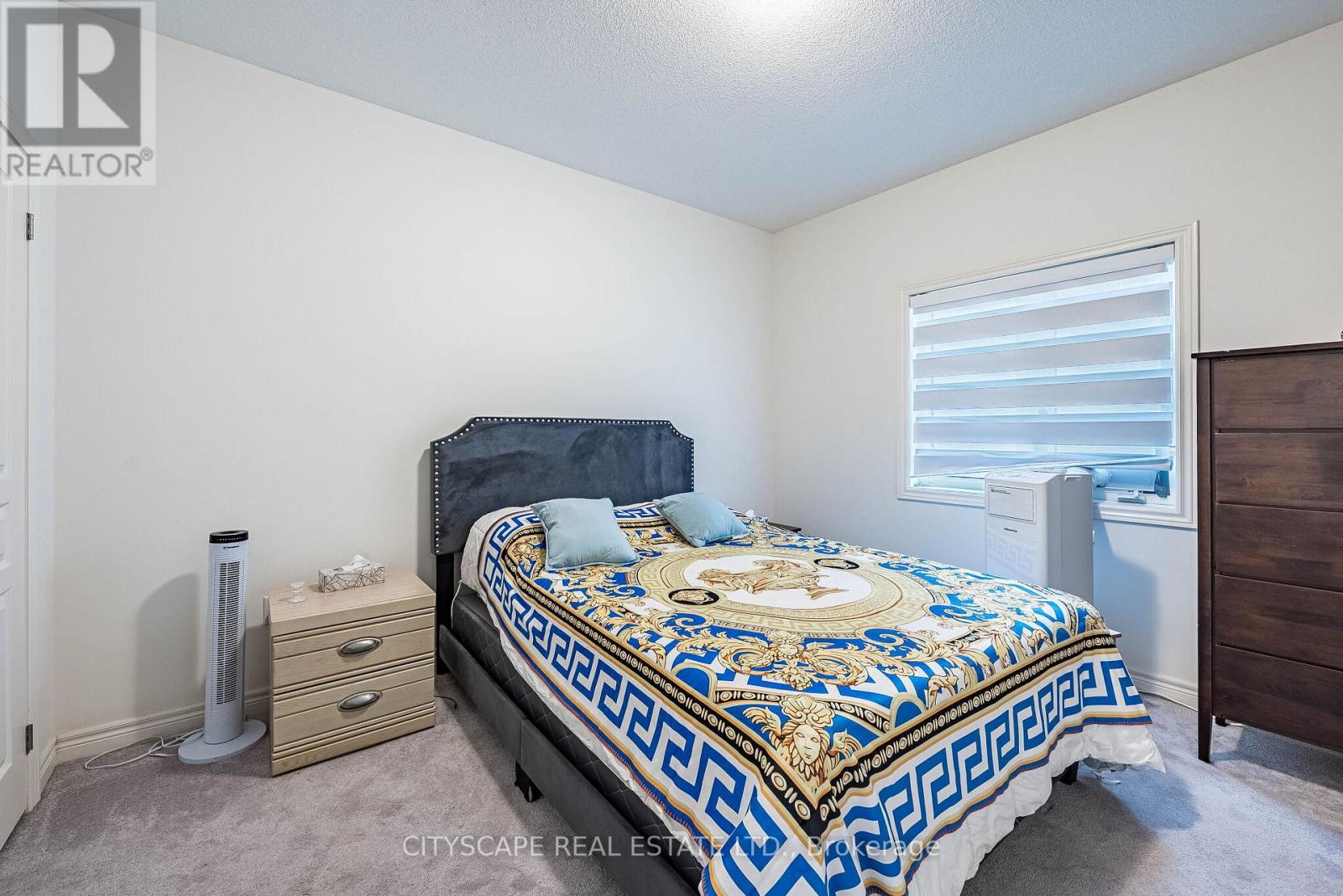 54 EZRA CRESCENT - 28
