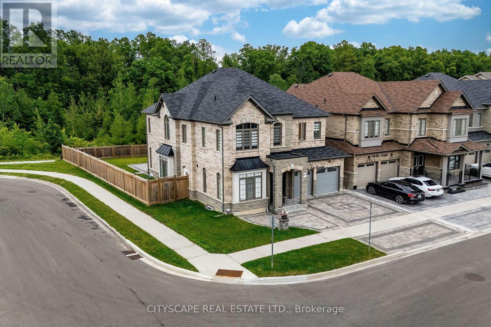 54 EZRA CRESCENT - 3