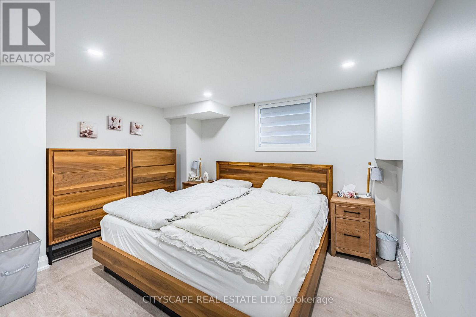 54 EZRA CRESCENT - 38