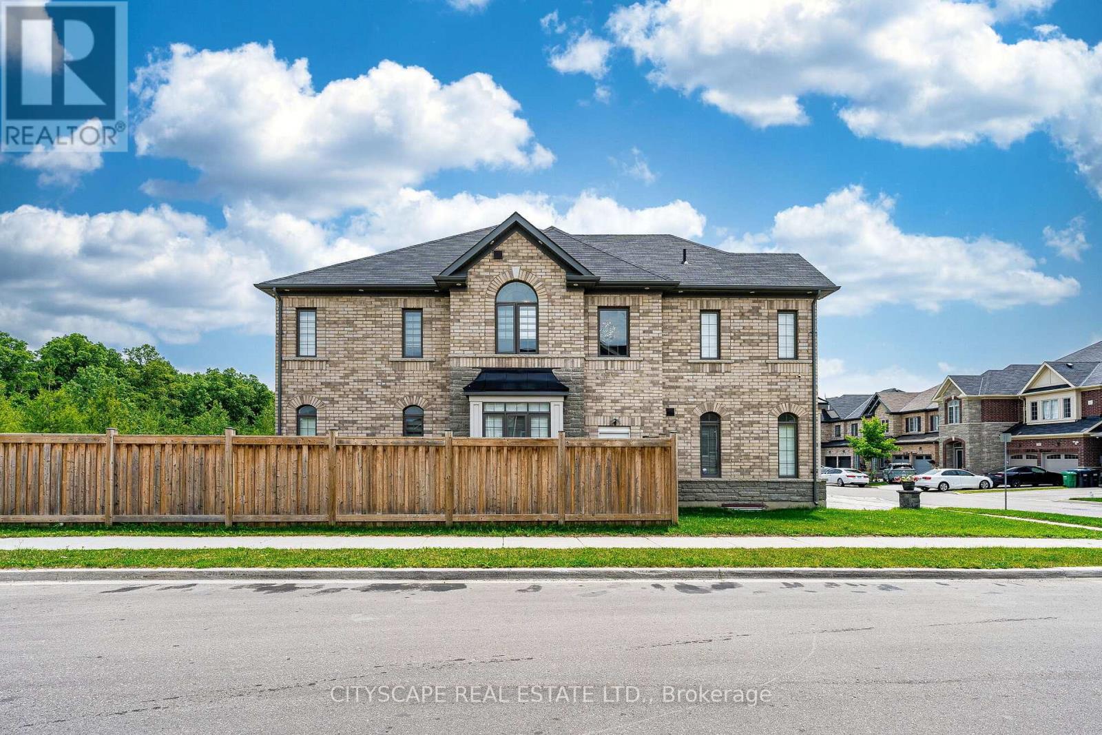 54 EZRA CRESCENT - 4