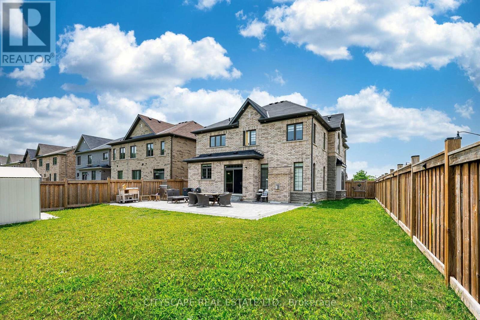 54 EZRA CRESCENT - 42
