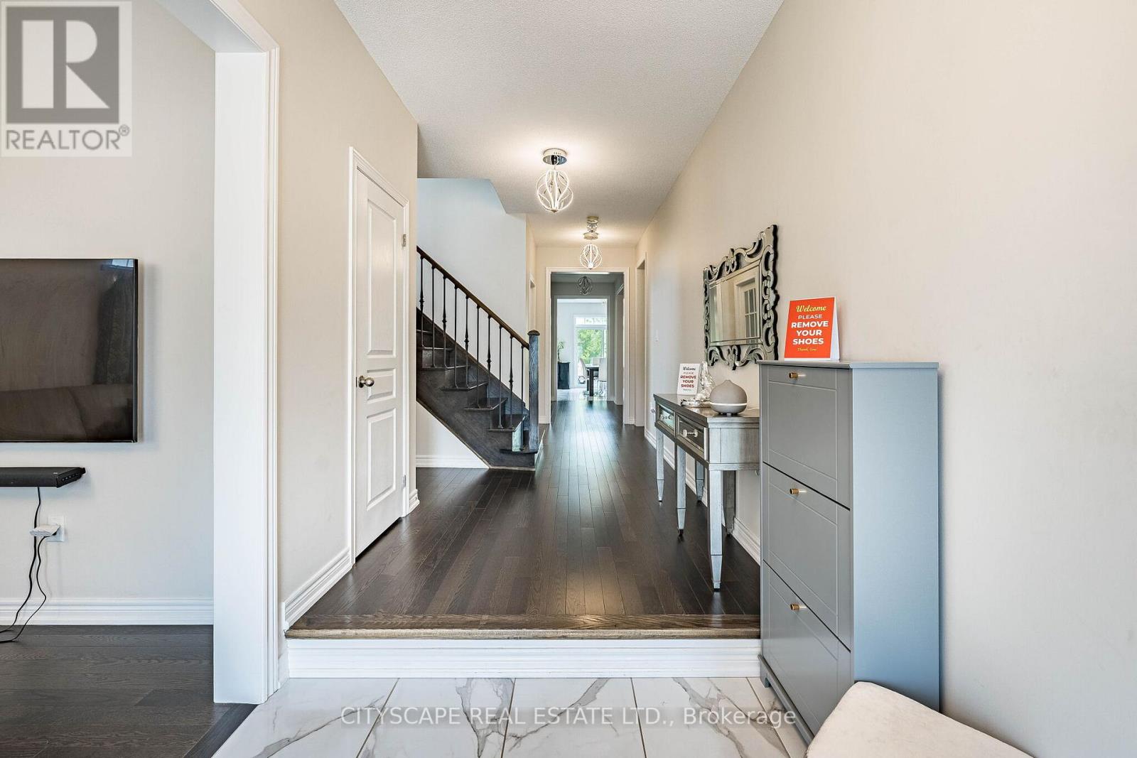 54 EZRA CRESCENT - 6
