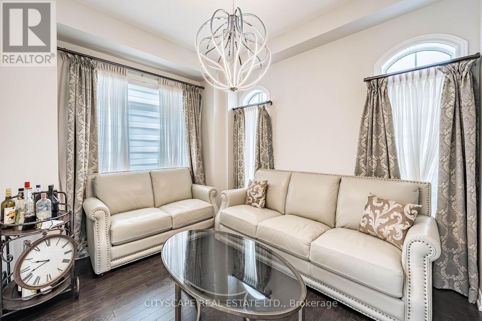 54 EZRA CRESCENT - 8