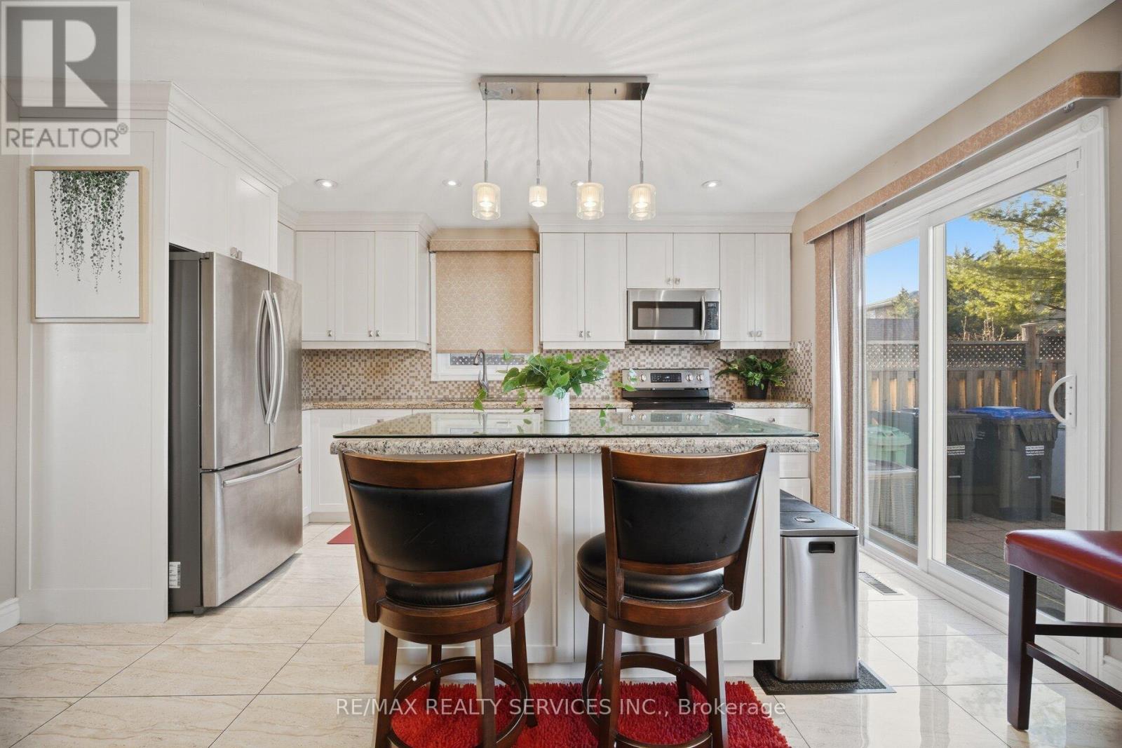 16 LANGHOLM COURT - 14