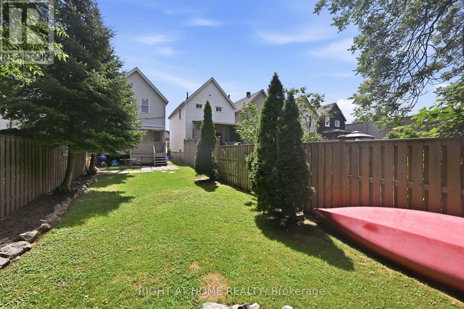 69 HILLYARD STREET - 13