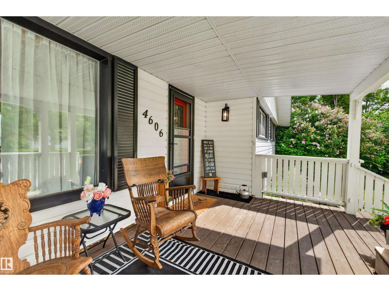 4606 52 AV — photo 13