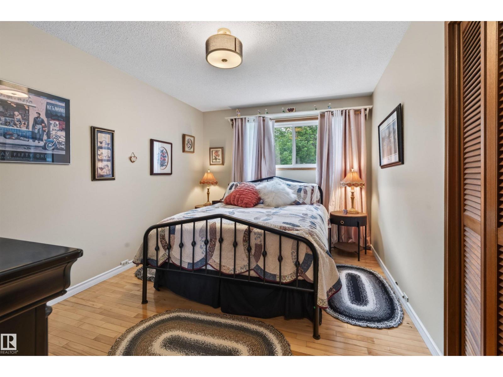 4606 52 AV — photo 26