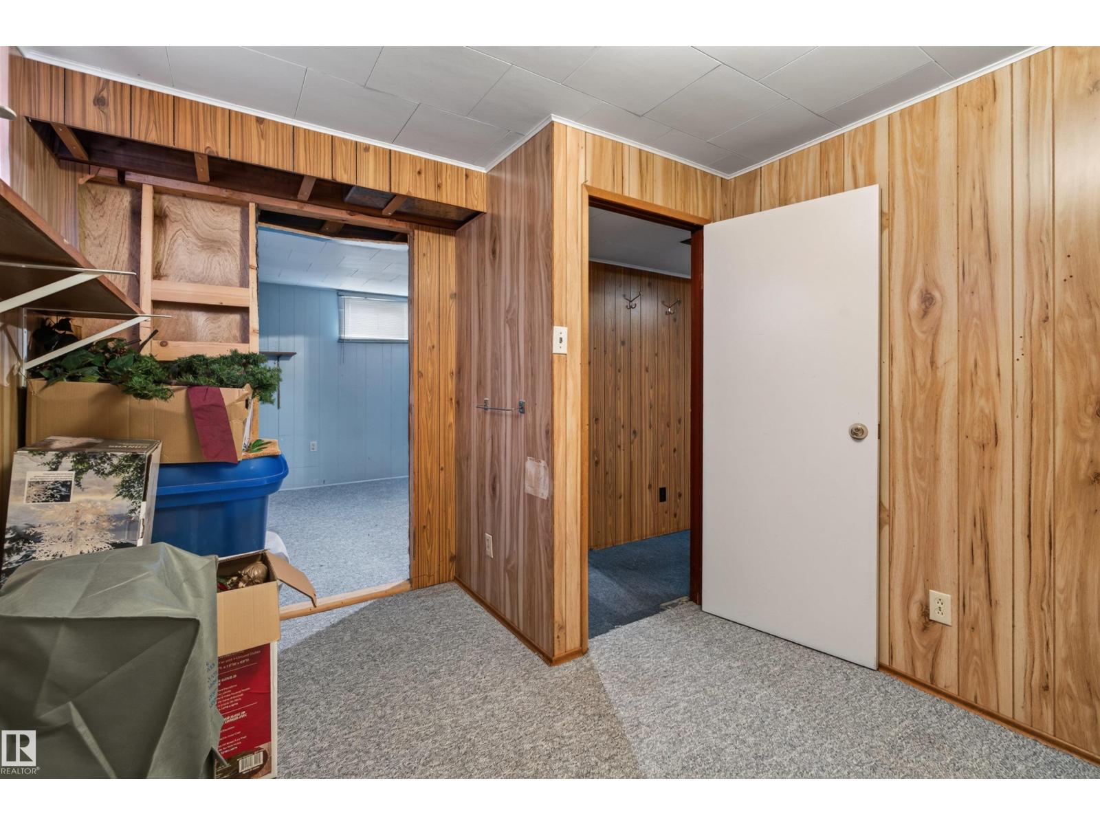 4606 52 AV — photo 50