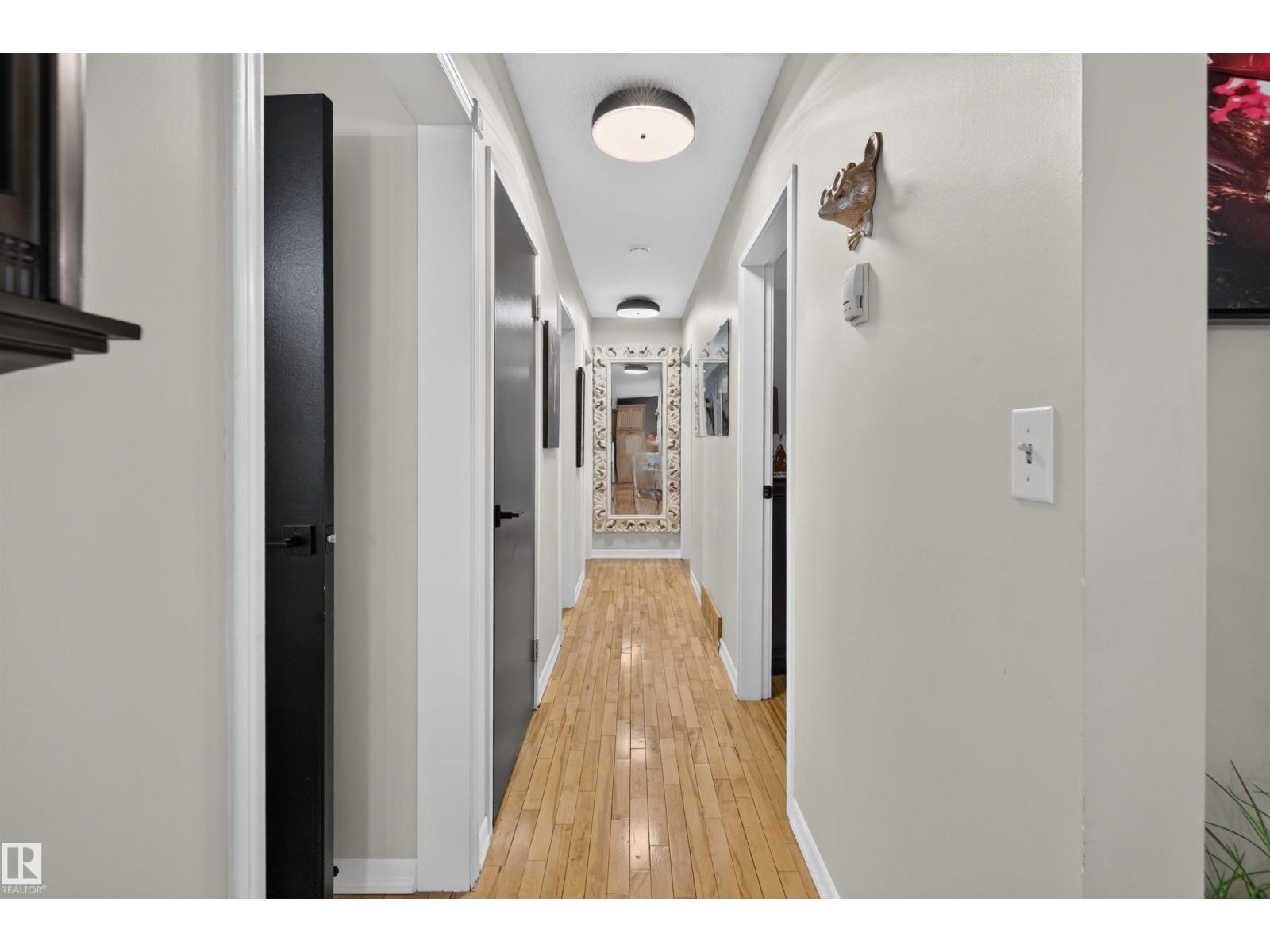 4606 52 AV — photo 25