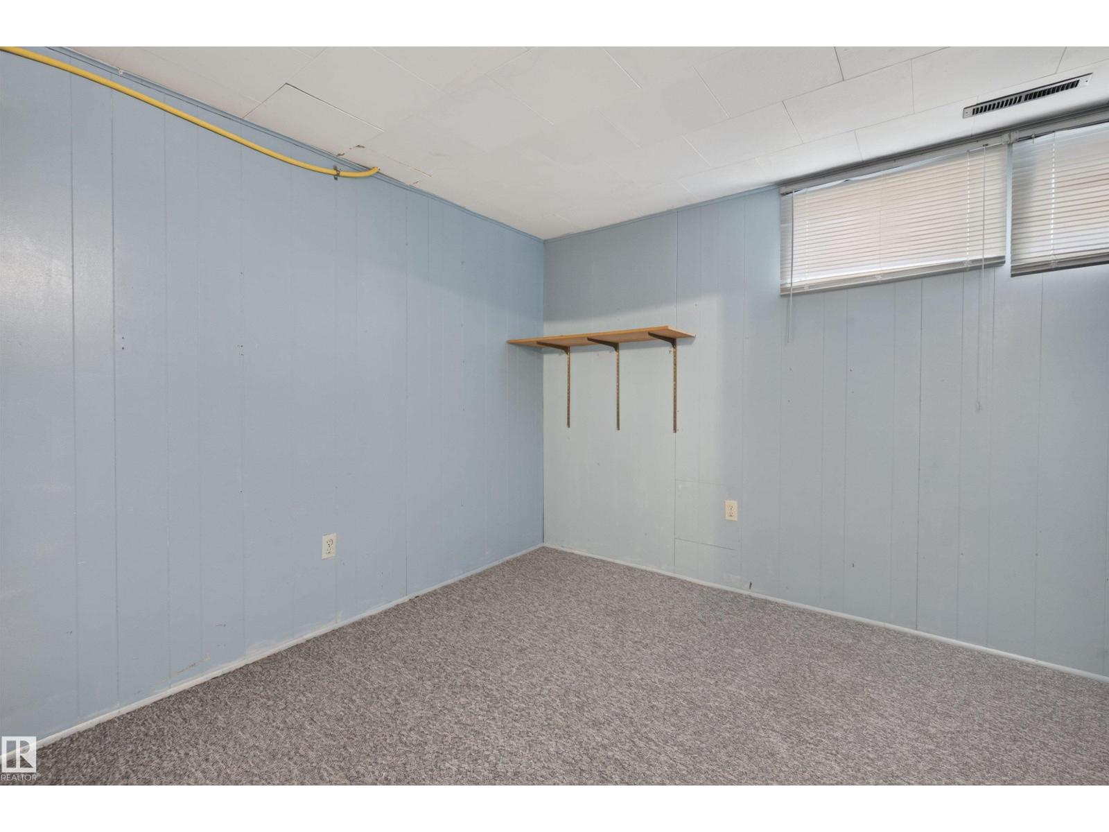 4606 52 AV — photo 51