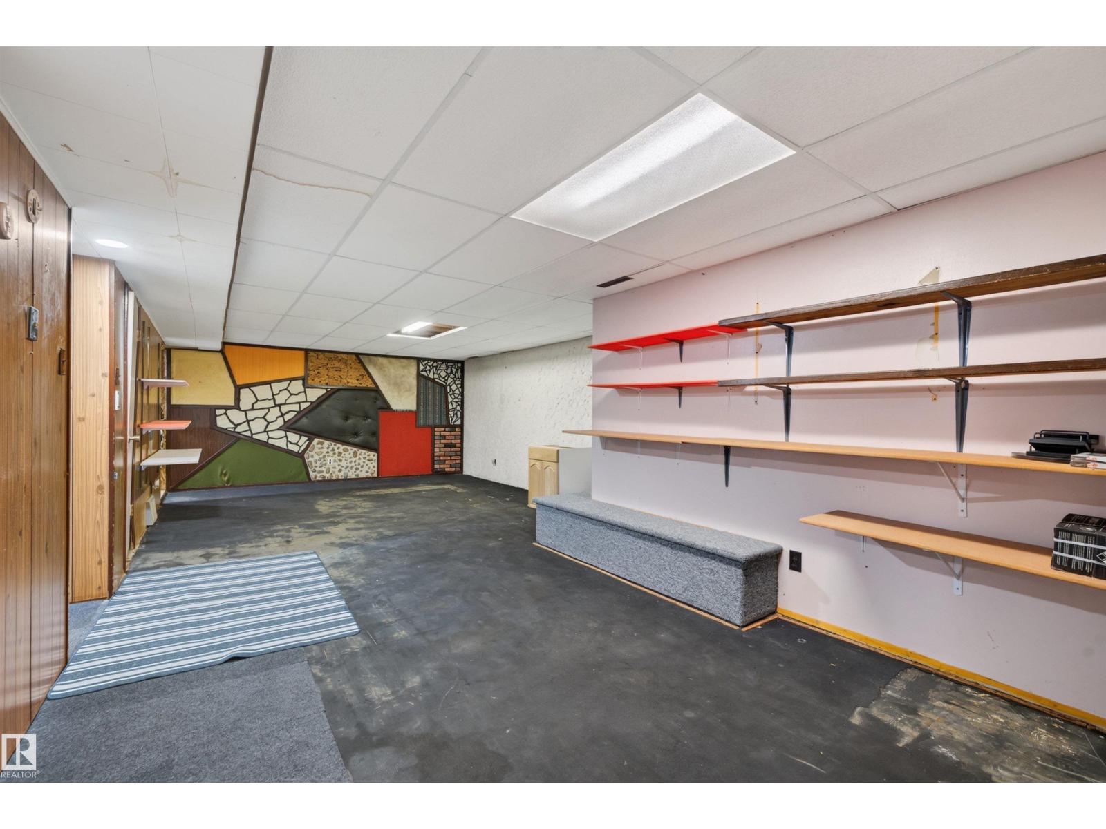 4606 52 AV — photo 45