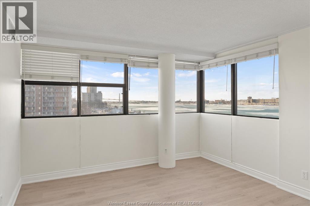 #507 515 Riverside DRIVE West - 16