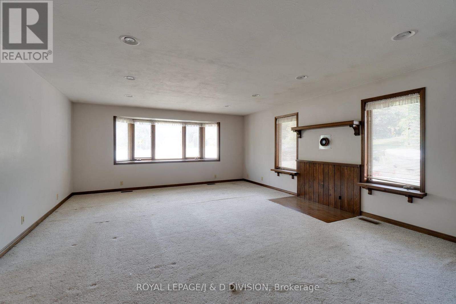 7095 GUELPH LINE - 31