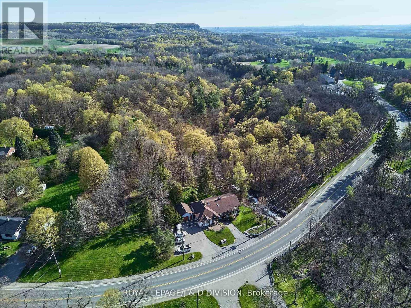 7095 GUELPH LINE - 38